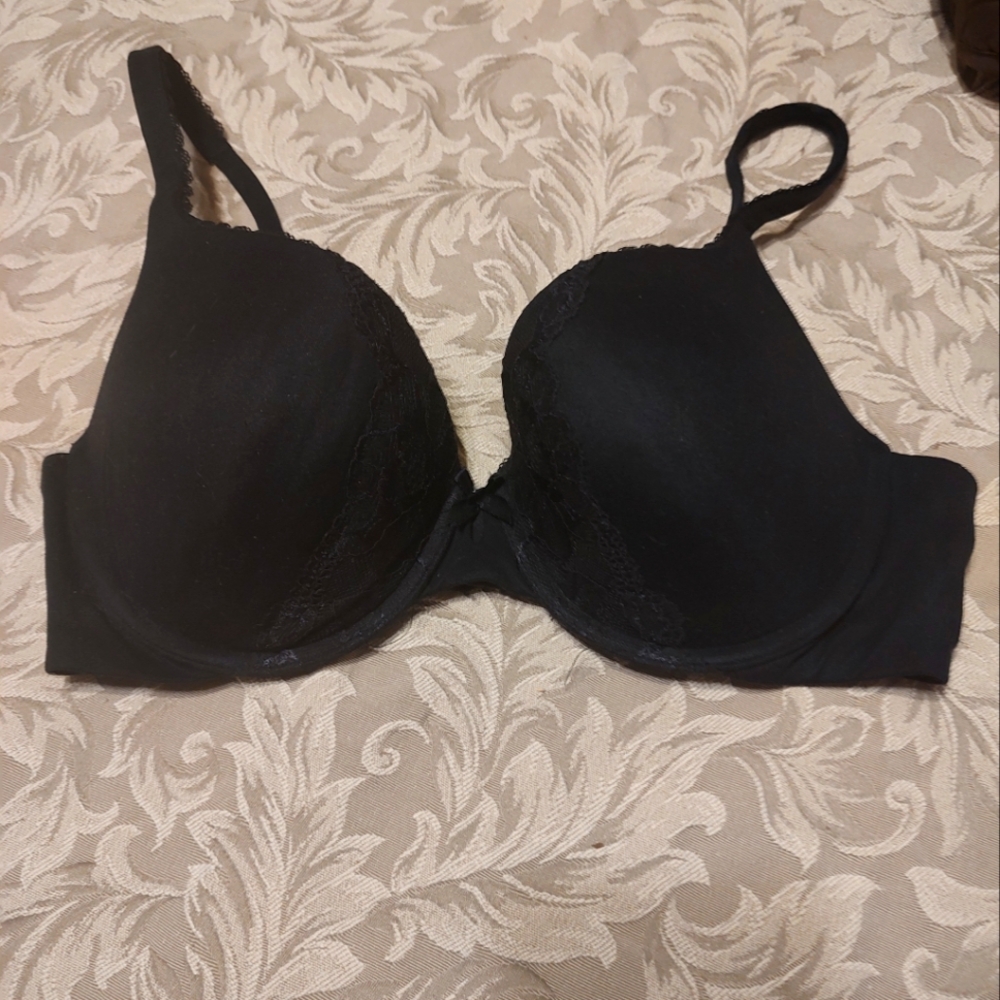 🕷️ Vintage VS Black Satin and Lace Perfect Shape Padded Underwire Bra - 36D